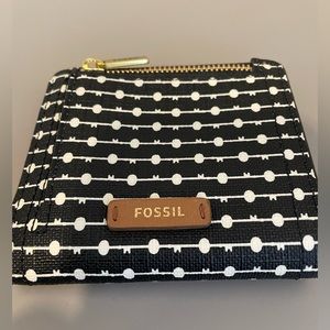 Fossil Women’s Logan Leather Wallet